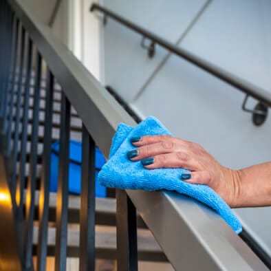 Trappenhuis reinigen | SMB Zevenaar Trappenhuis reinigen | SMB Zevenaar